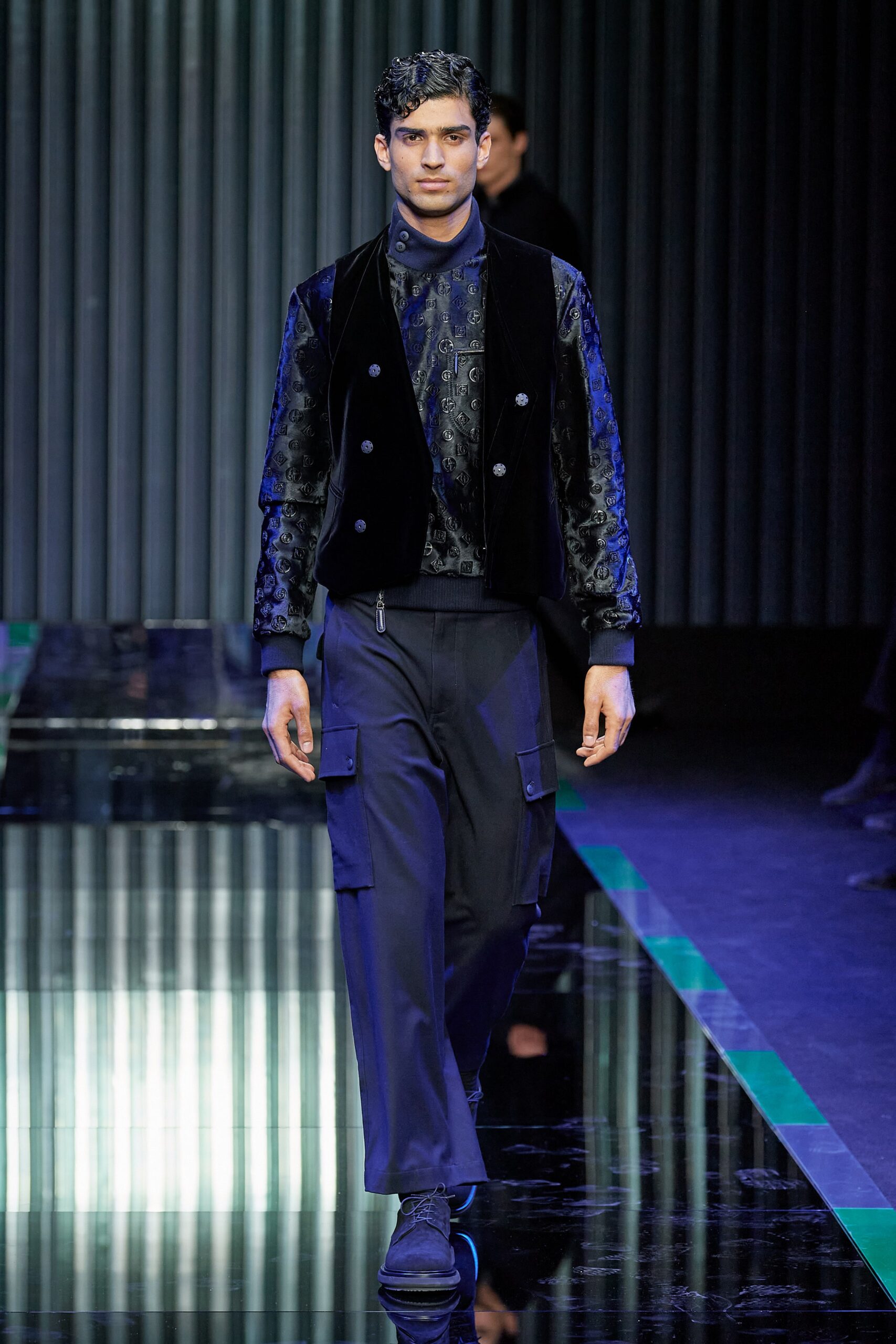 Giorgio Armani F/W 22 Look 39