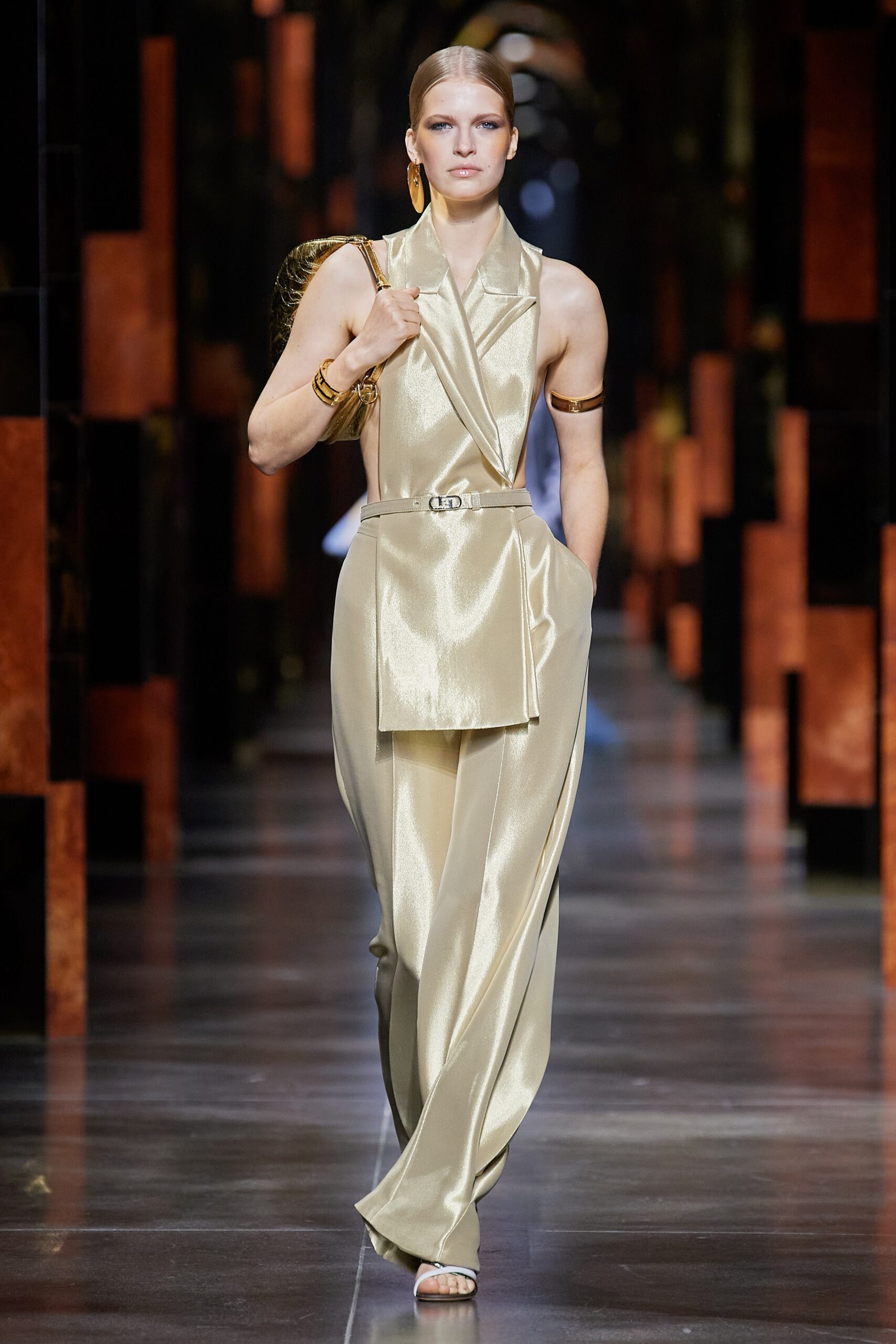 Fendi S/S 22 Look 40
