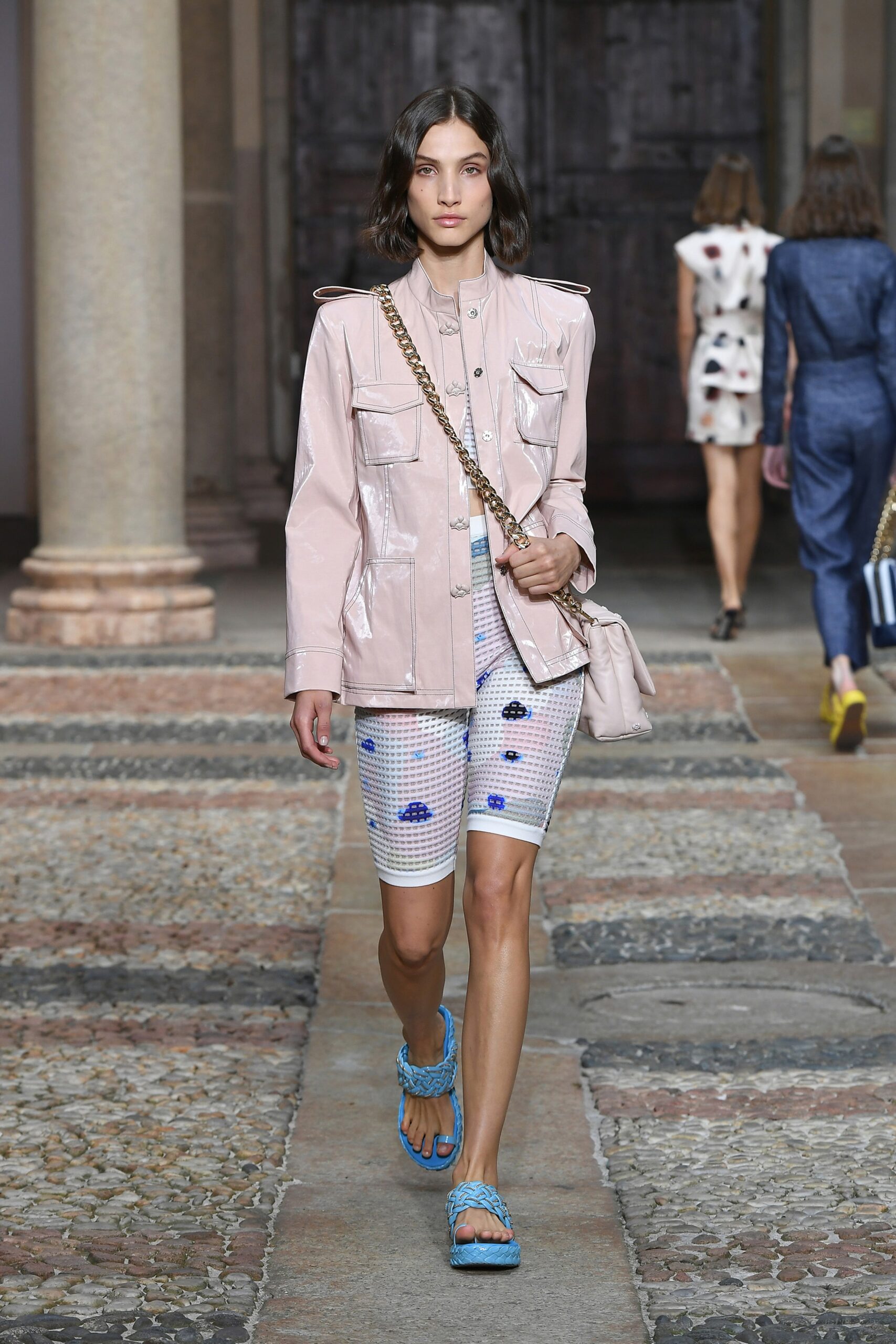 Genny S/S 22 Look 40