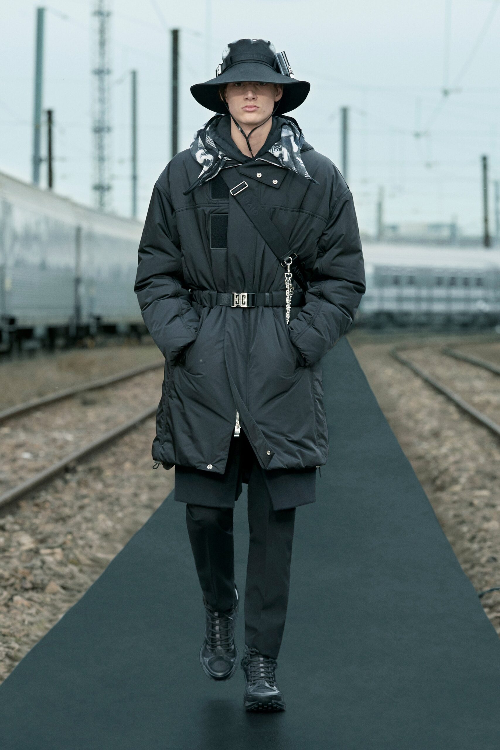 Givenchy Resort 22 Look 40