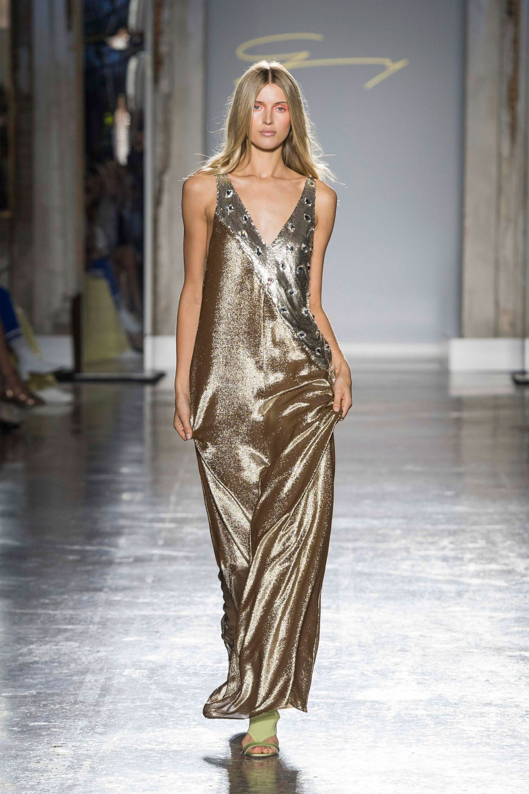 Genny S/S 19 Look 40