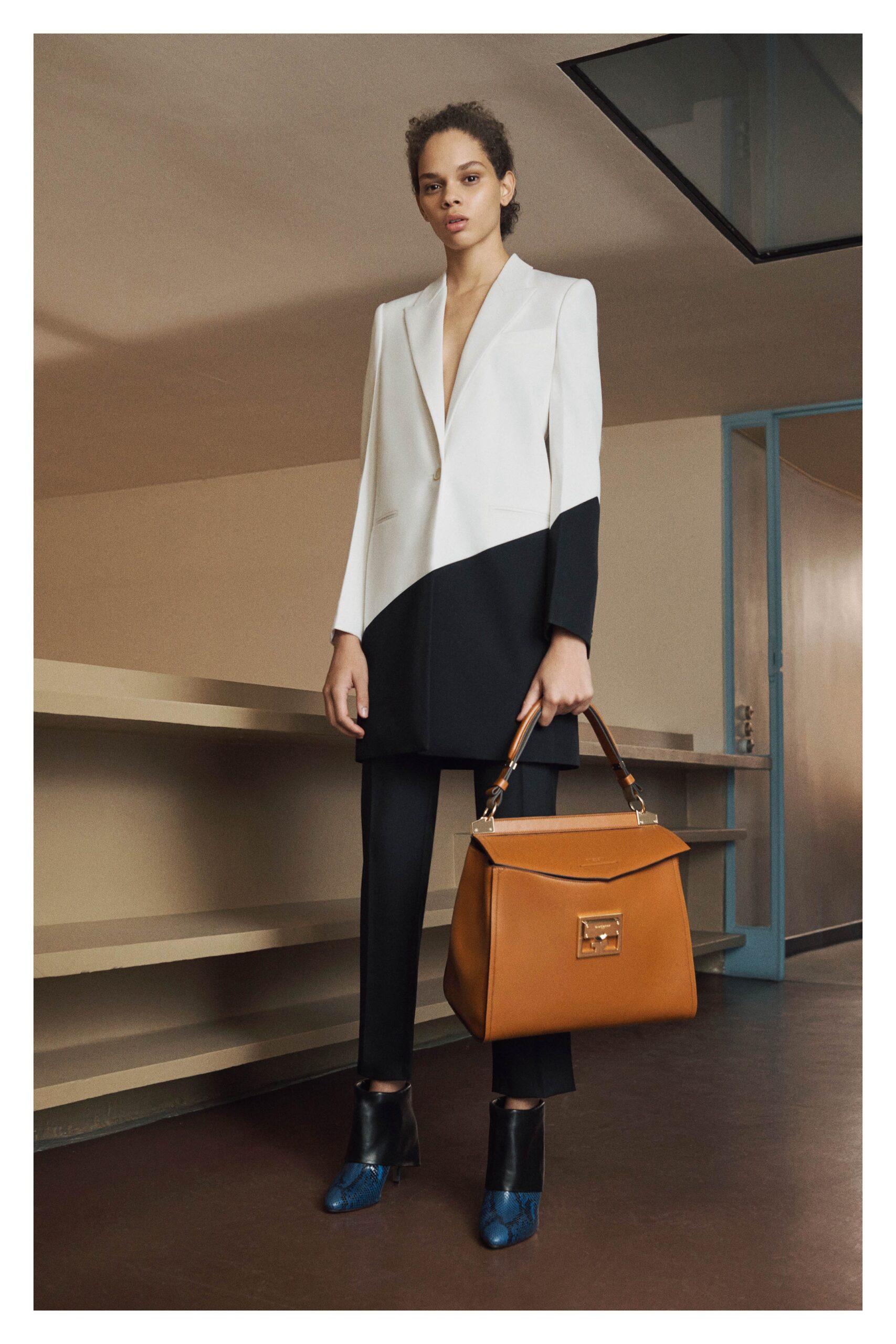 Givenchy F/W 19 Look 40