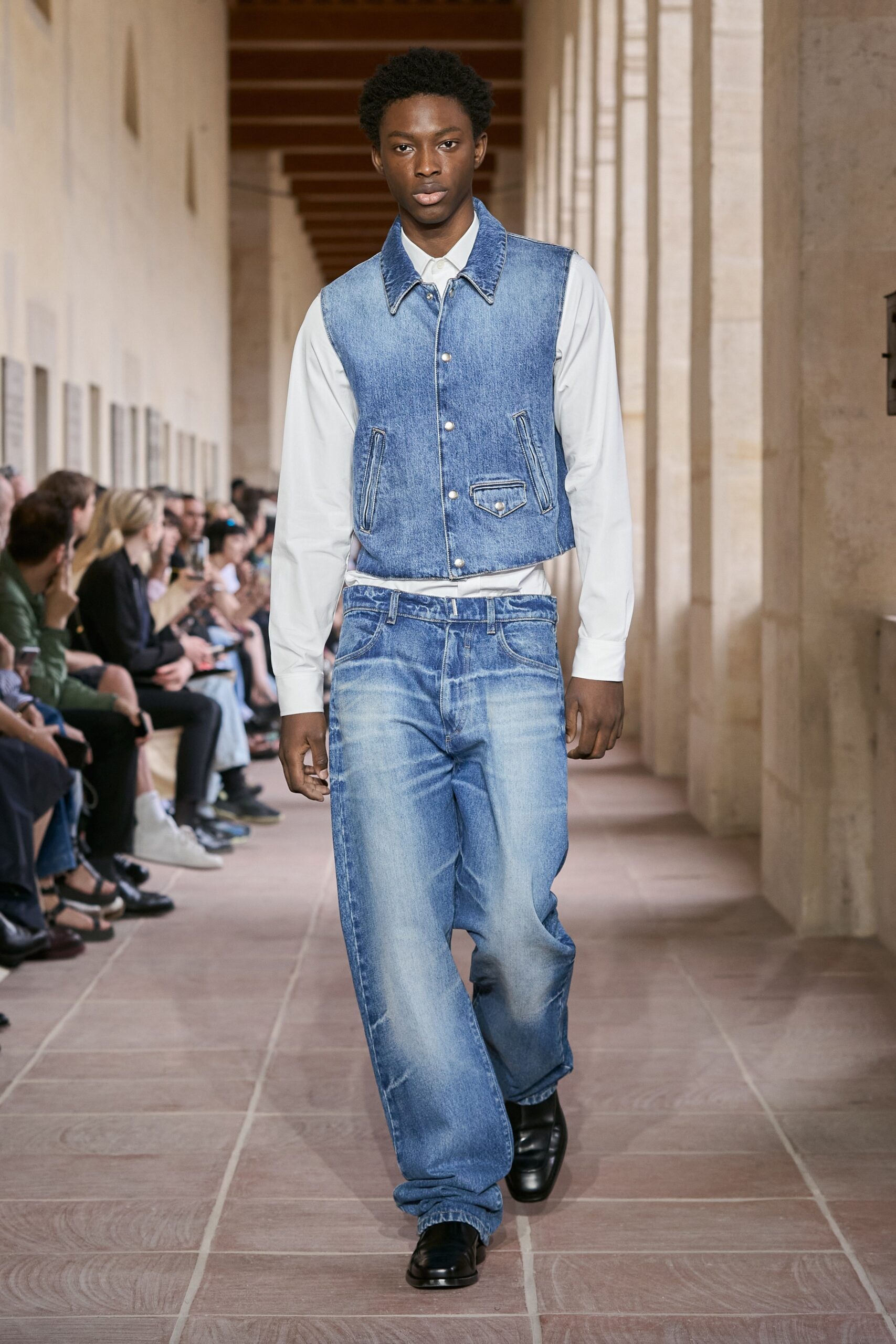 Givenchy S/S 24 Menswear Look 40