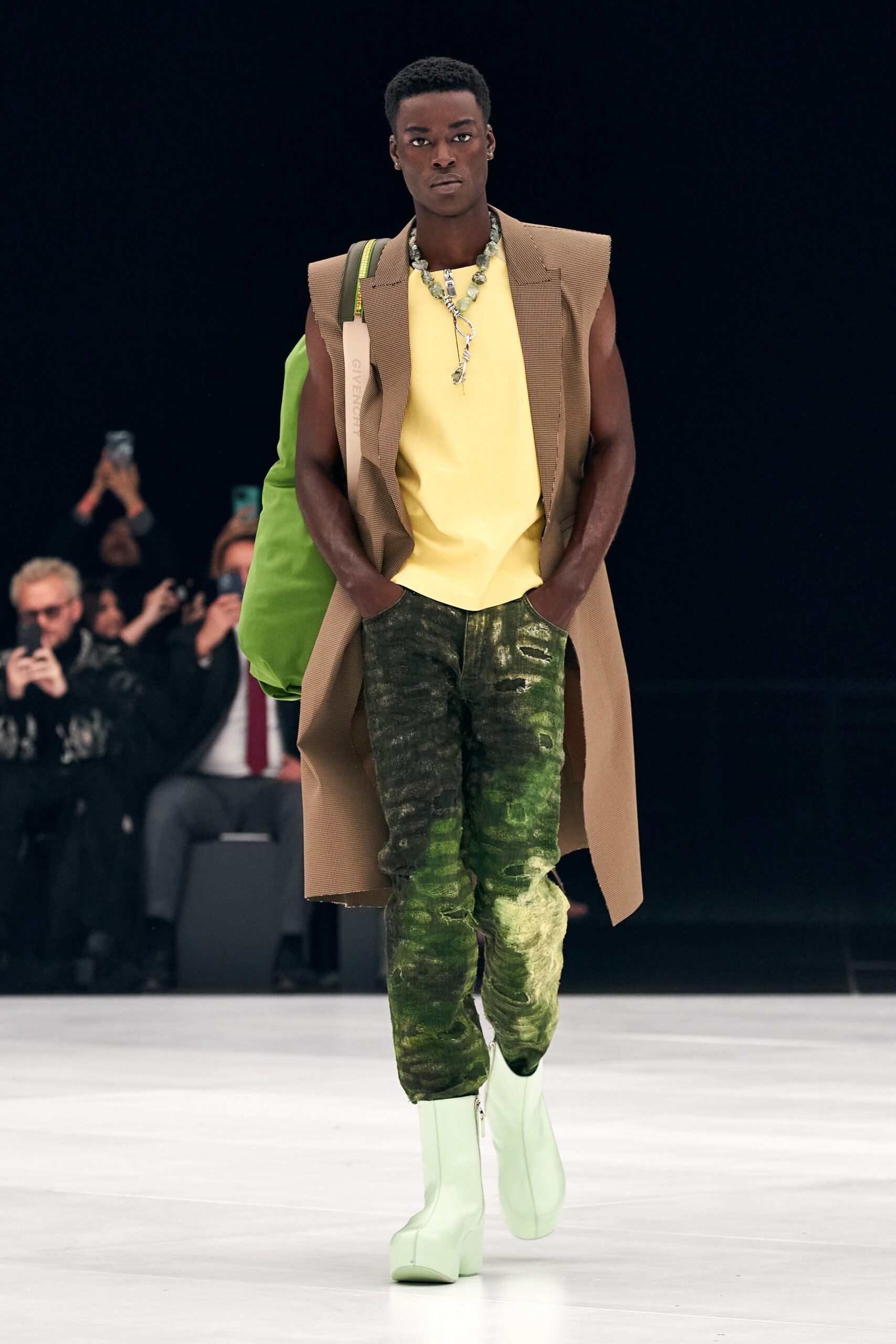 Givenchy S/S 22 Look 41