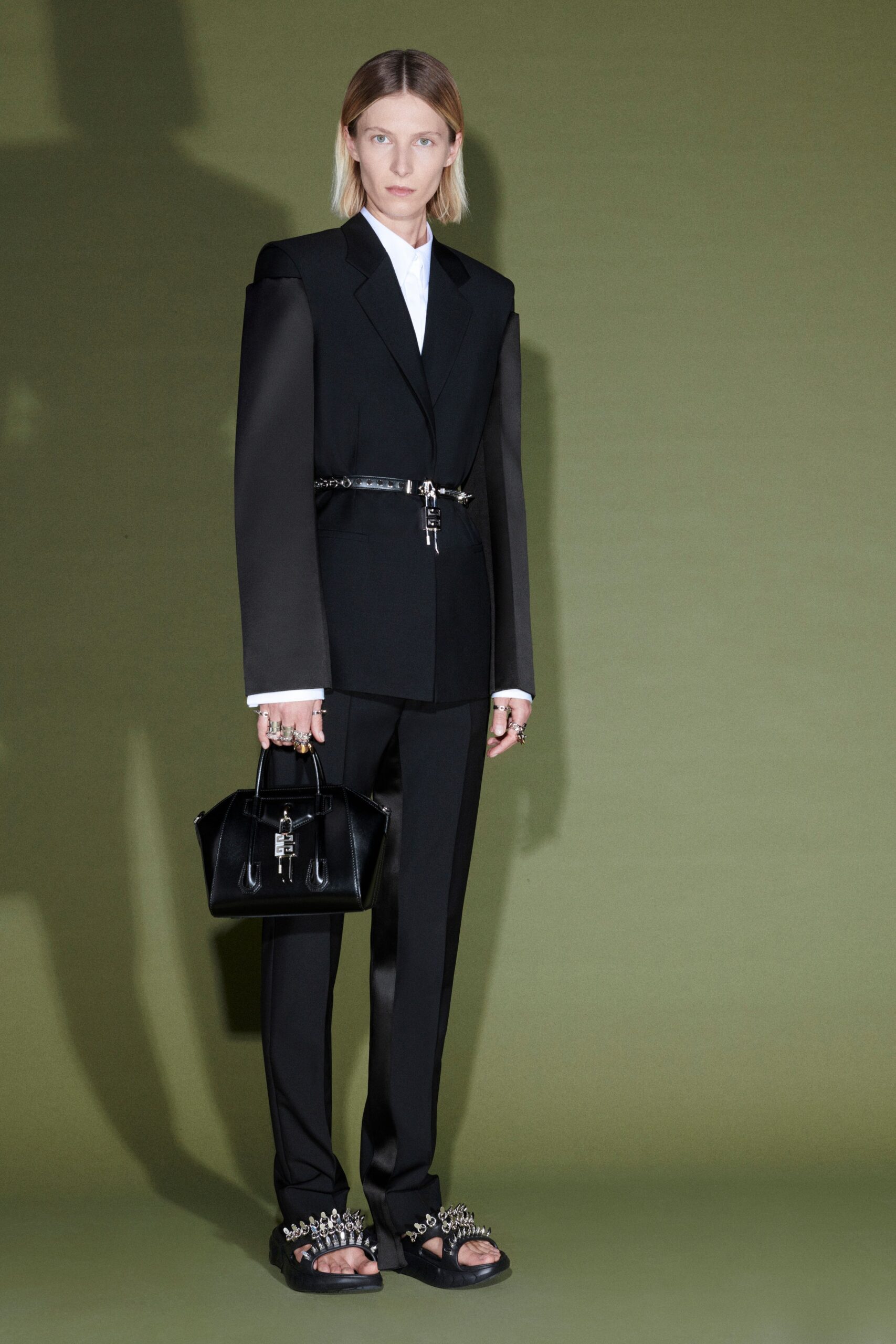 Givenchy F/W 21 Look 42