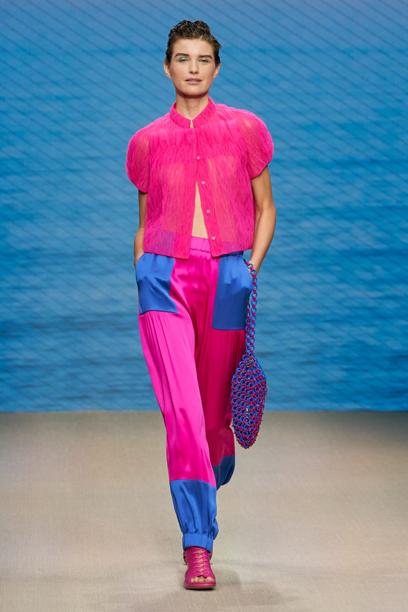 Giorgio Armani S/S 22 Look 43