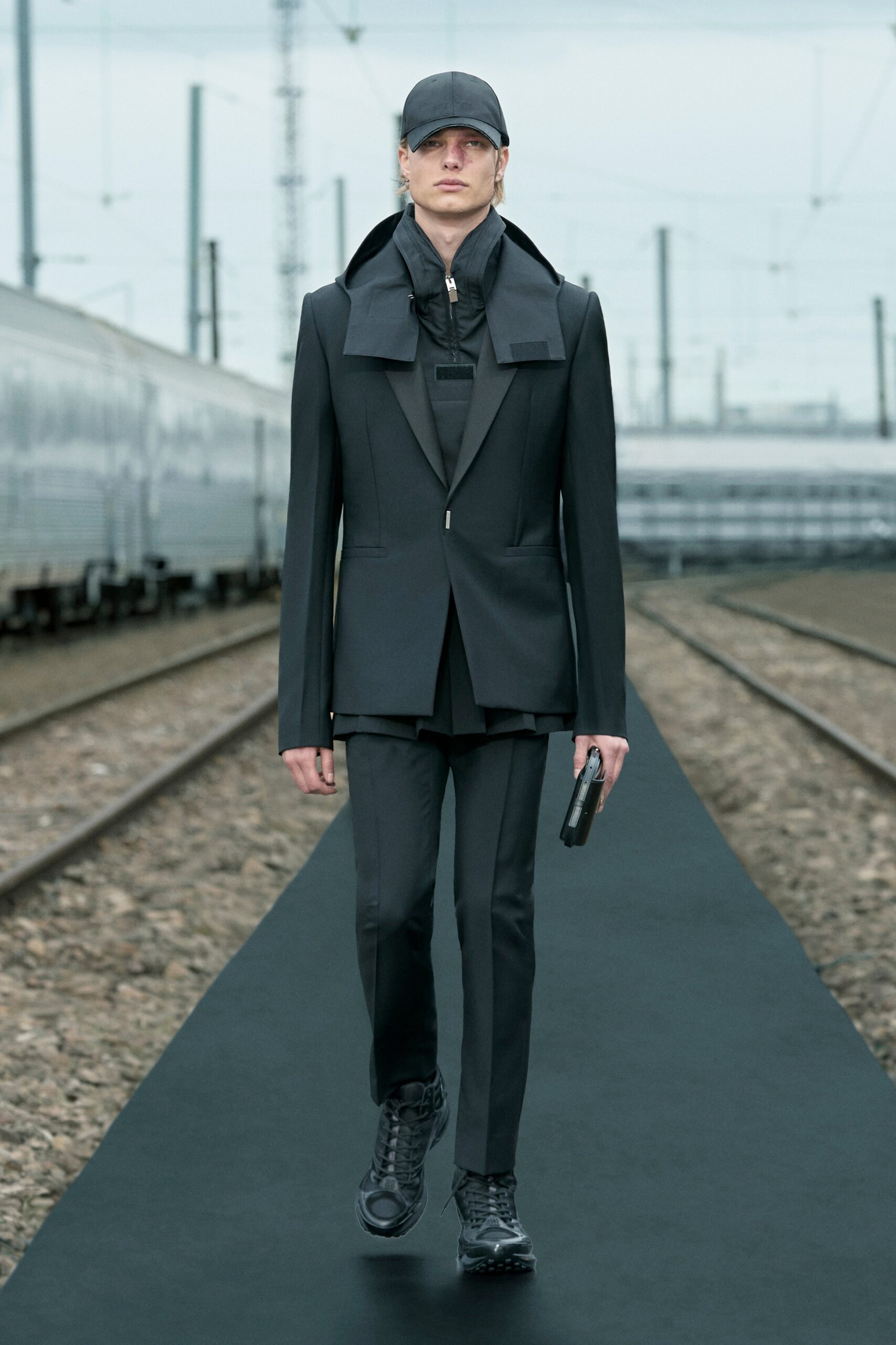Givenchy Resort 22 Look 43
