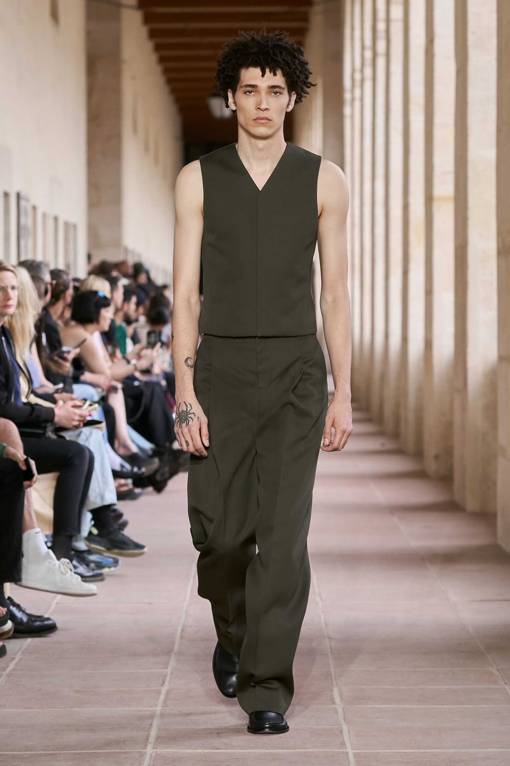 Givenchy S/S 24 Menswear Look 43