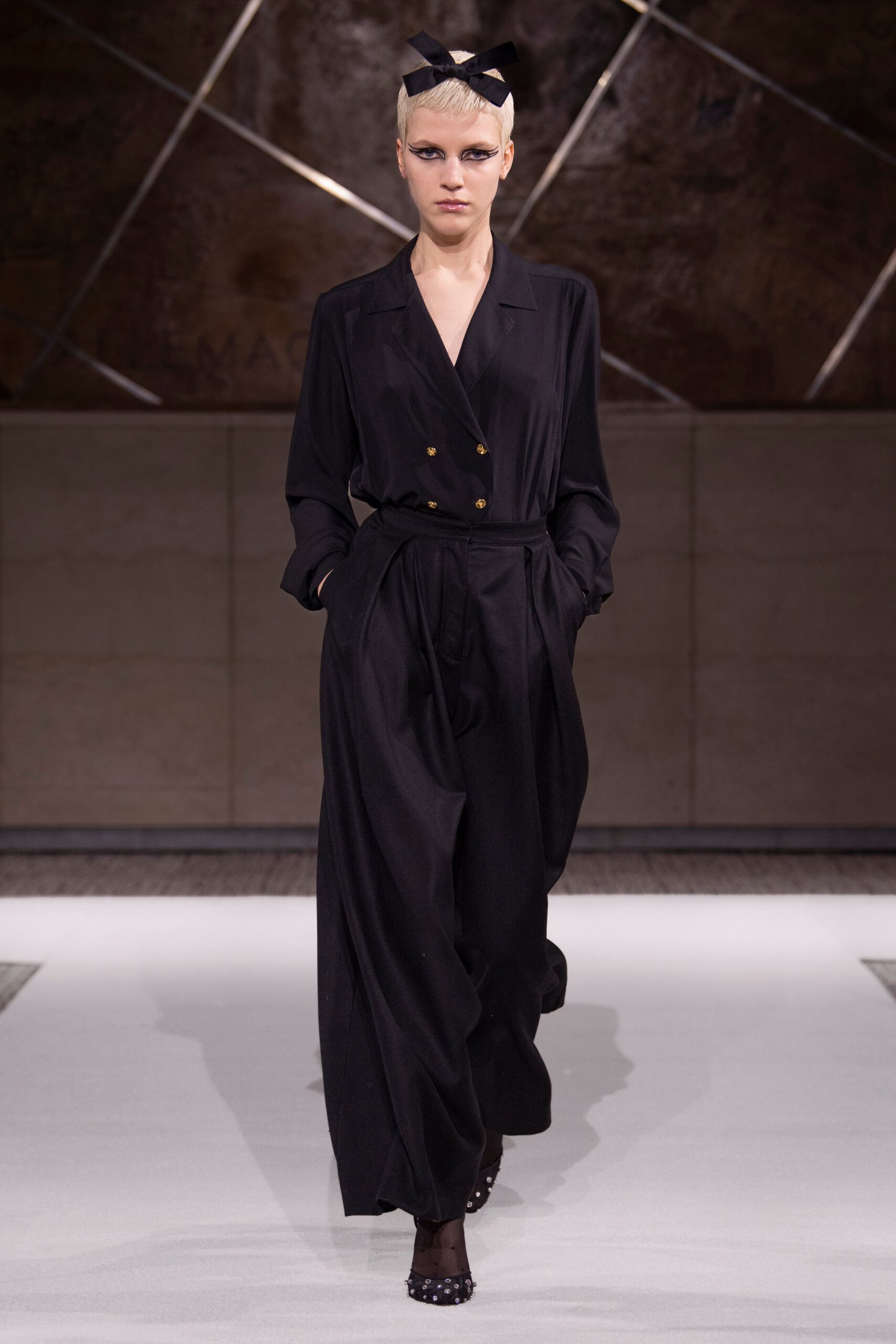Giambattista Valli F/W 22 Look 44