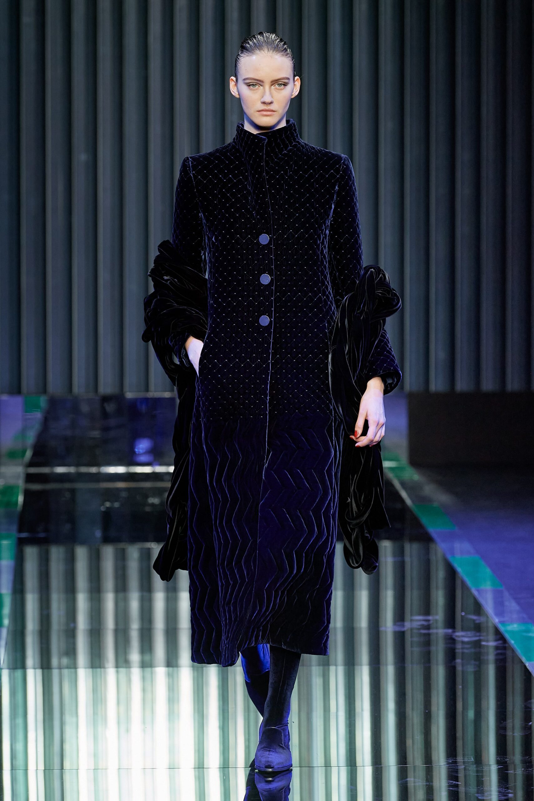 Giorgio Armani F/W 22 Look 45