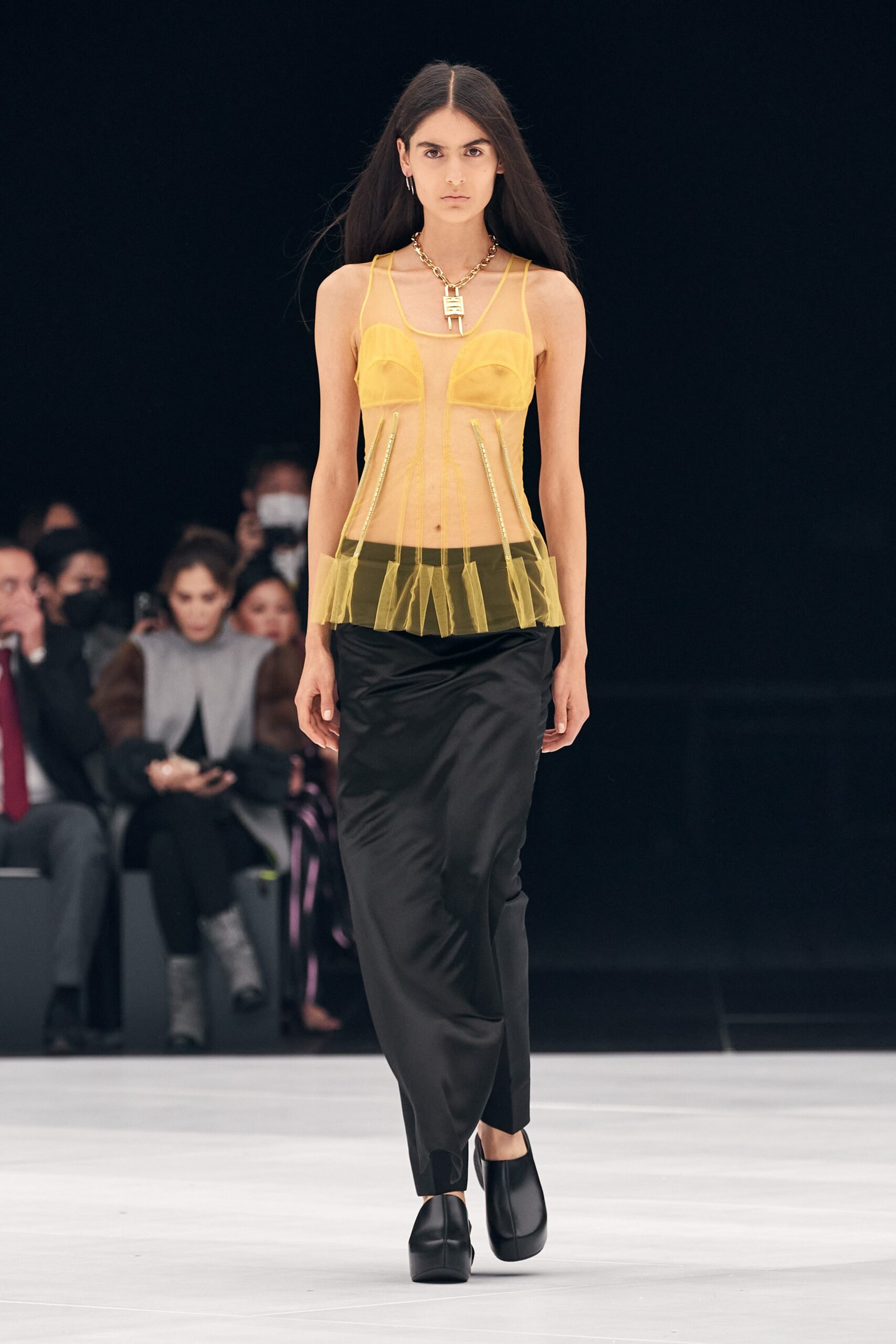 Givenchy S/S 22 Look 46