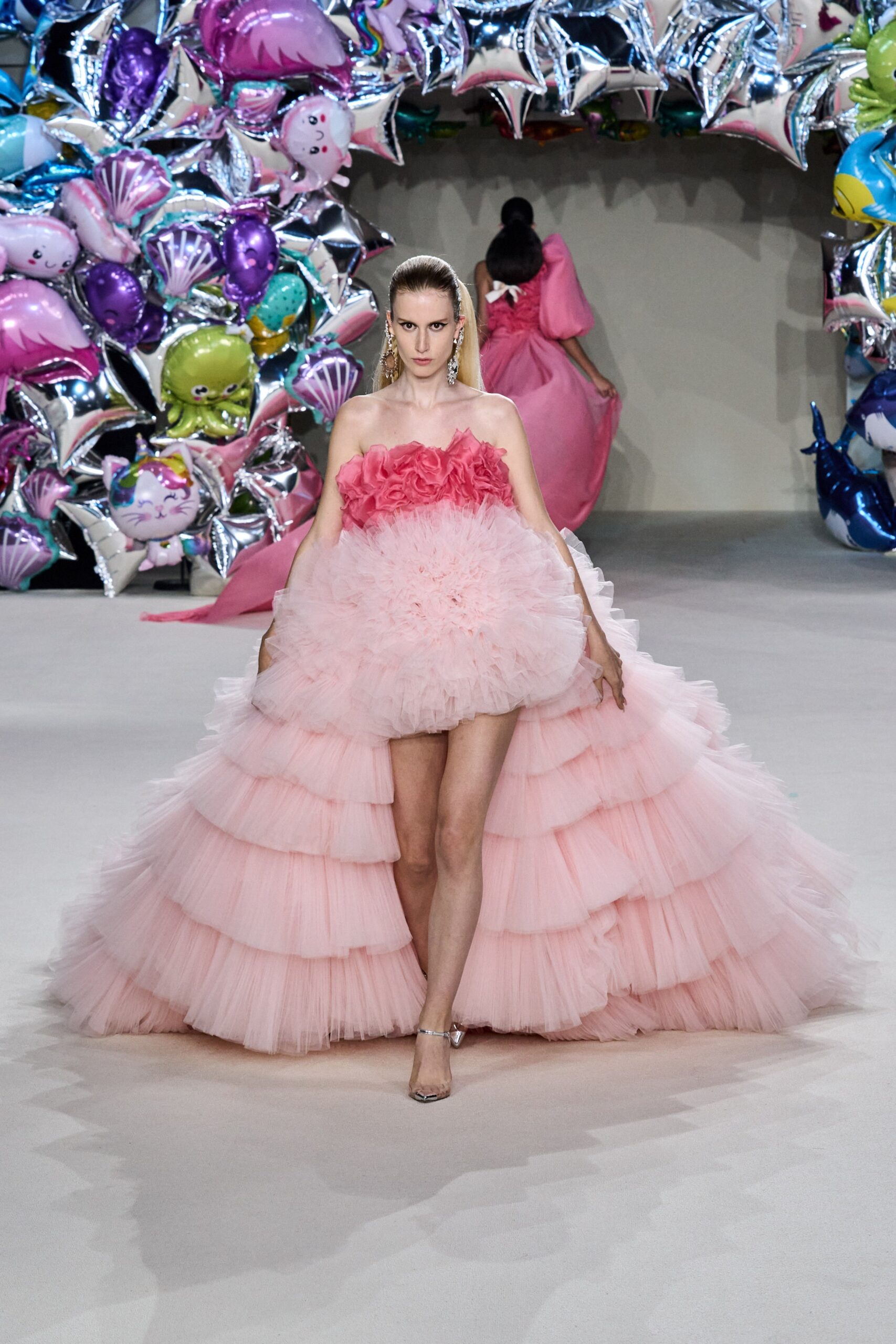 Giambattista Valli F/W 22 Couture Look 48