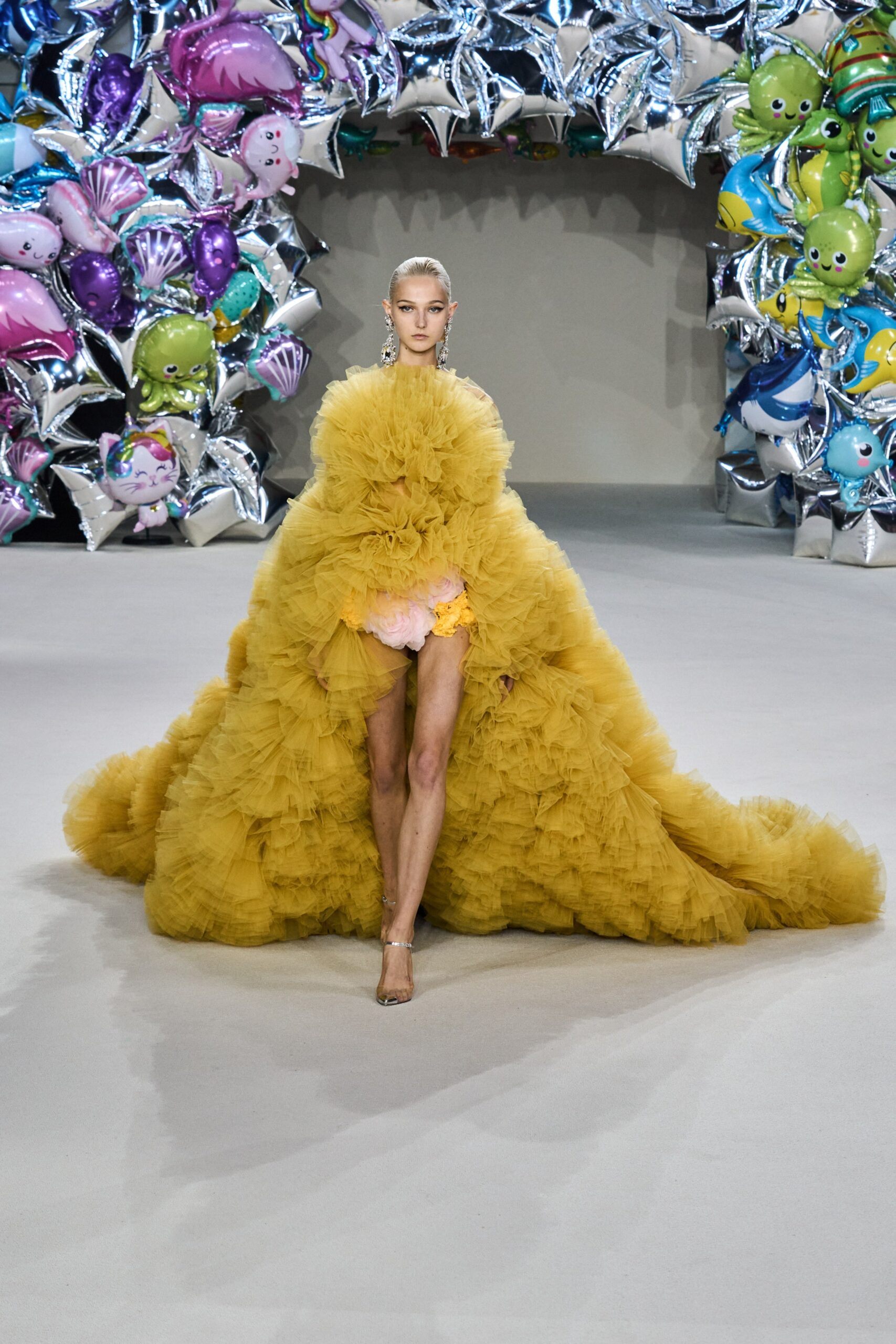 Giambattista Valli F/W 22 Couture Look 51