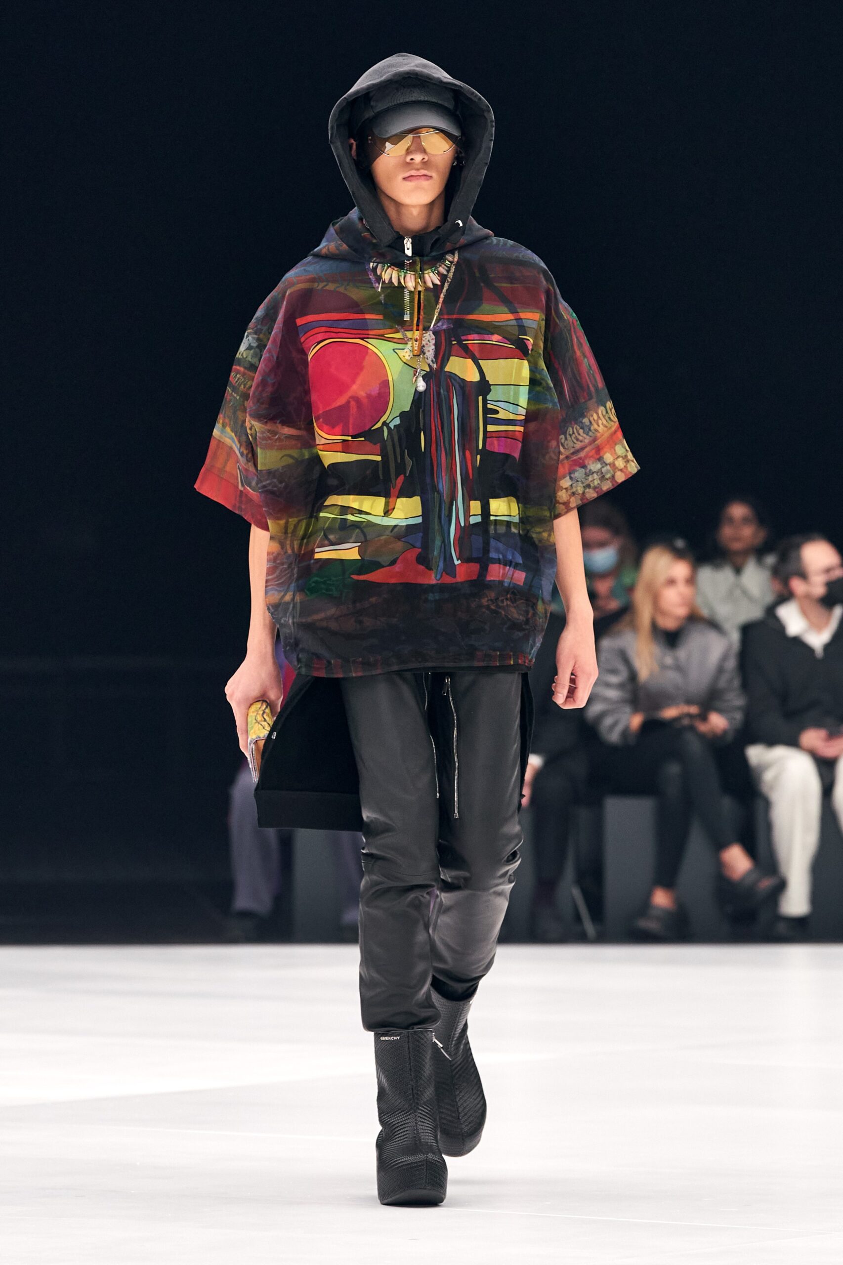 Givenchy S/S 22 Look 52