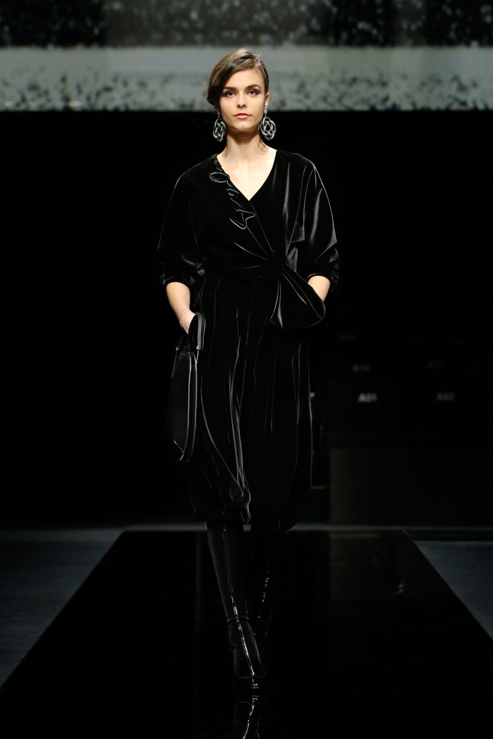 Giorgio Armani F/W 20 Look 52