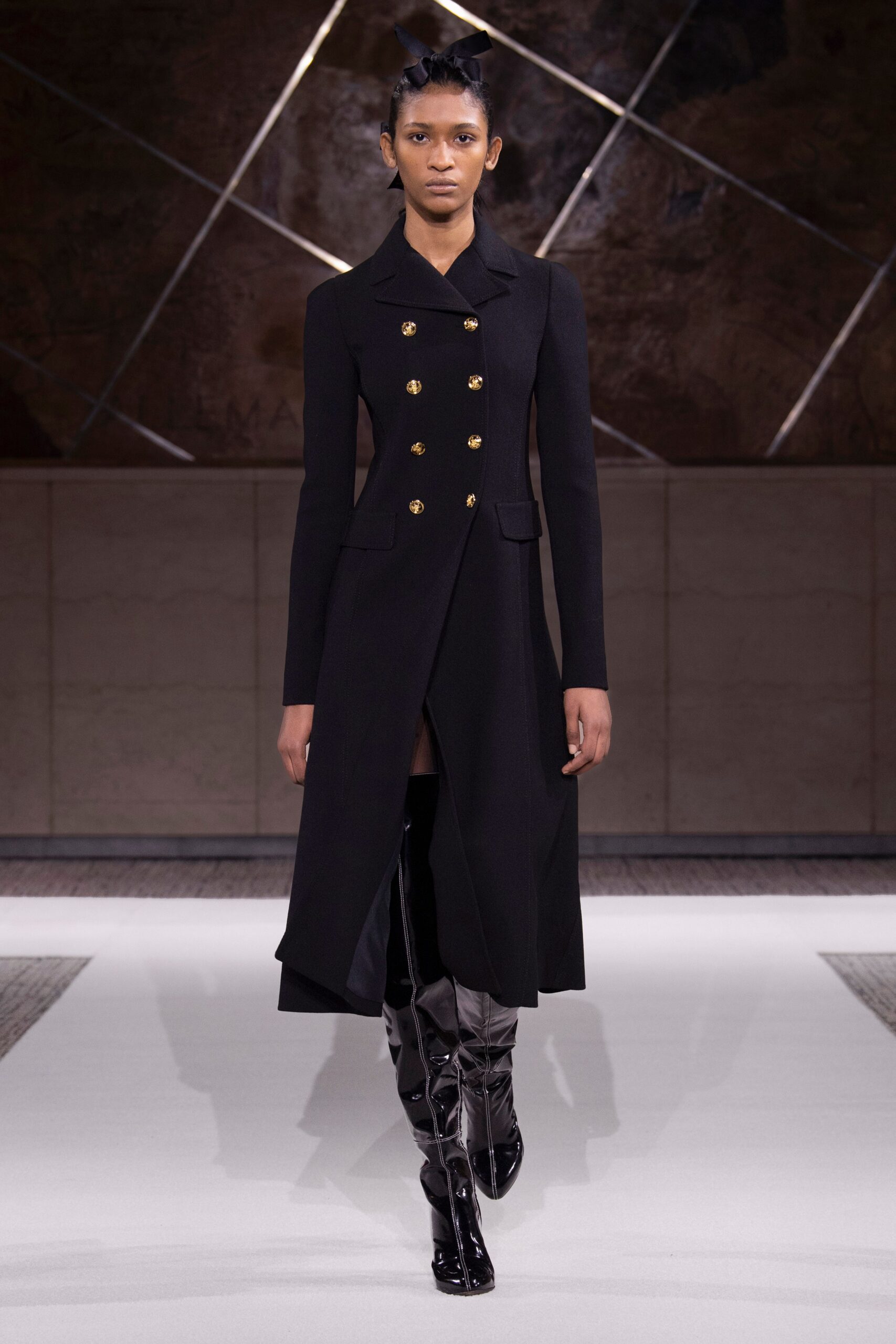 Giambattista Valli F/W 22 Look 54
