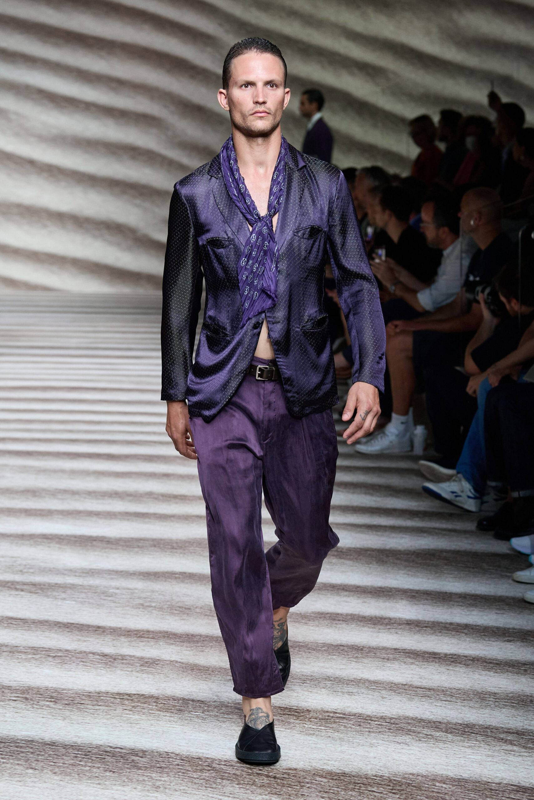 Giorgio Armani S/S 23 Menswear Look 54