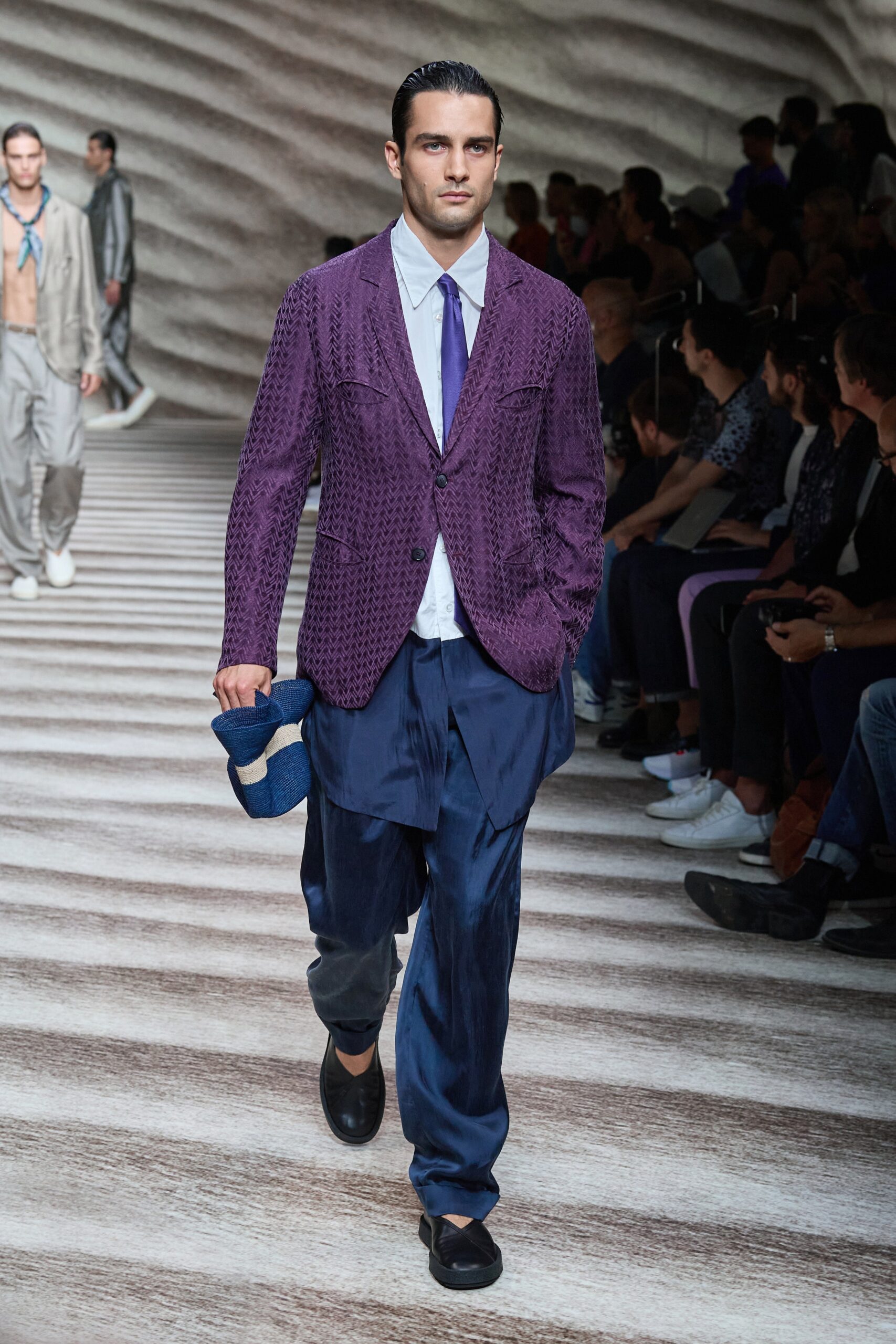 Giorgio Armani S/S 23 Menswear Look 56