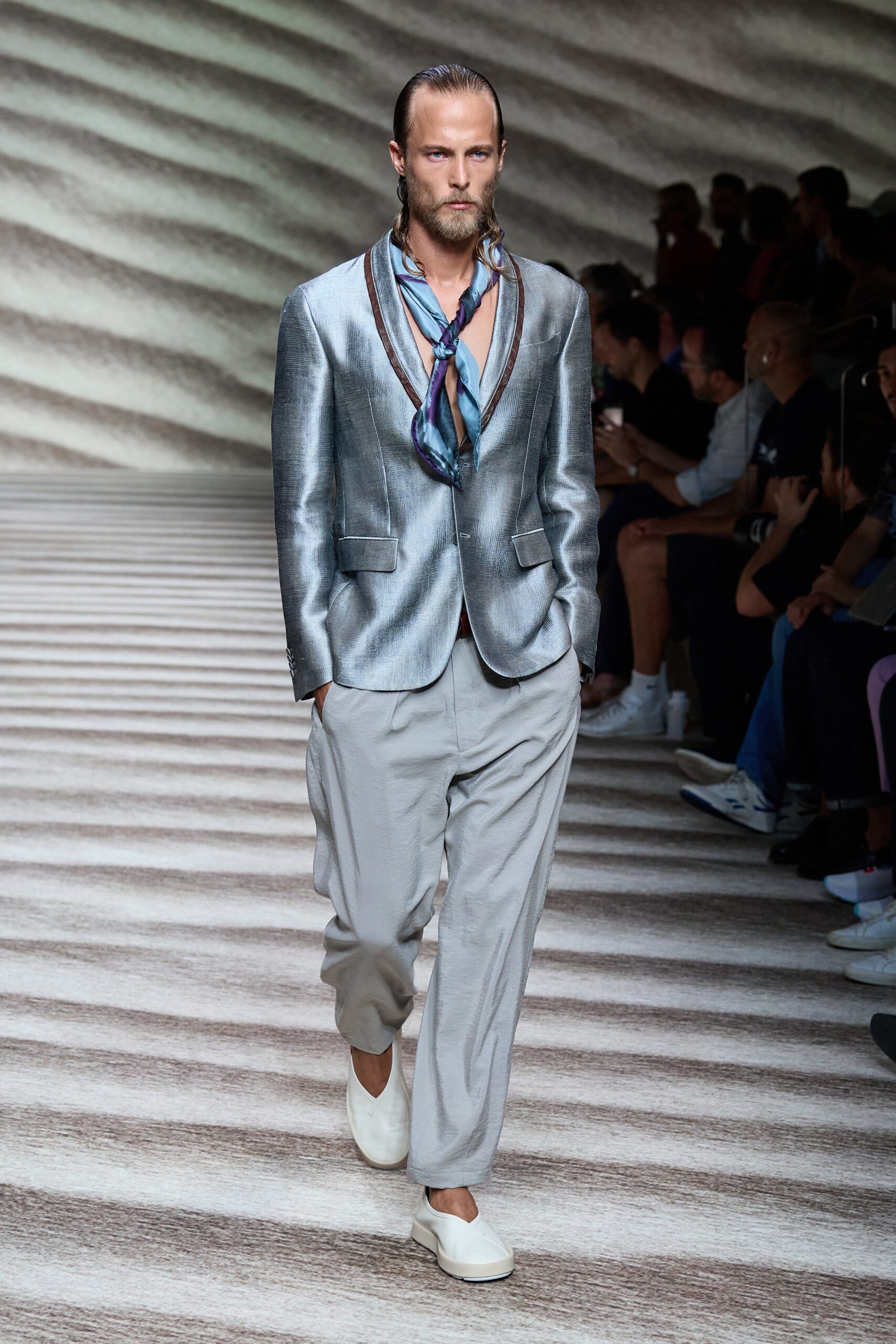 Giorgio Armani S/S 23 Menswear Look 61