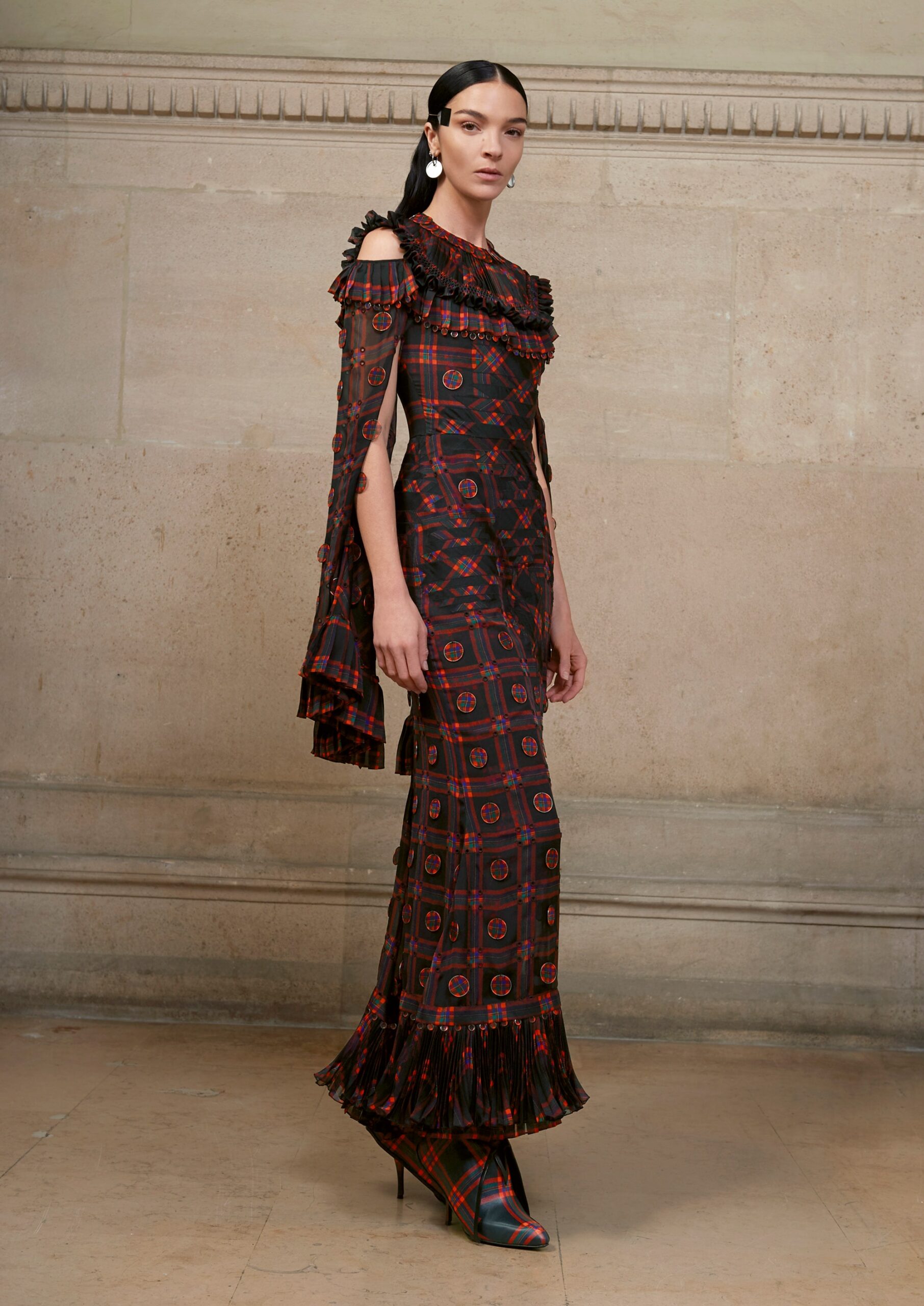 Givenchy S/S 17 Couture Look 1