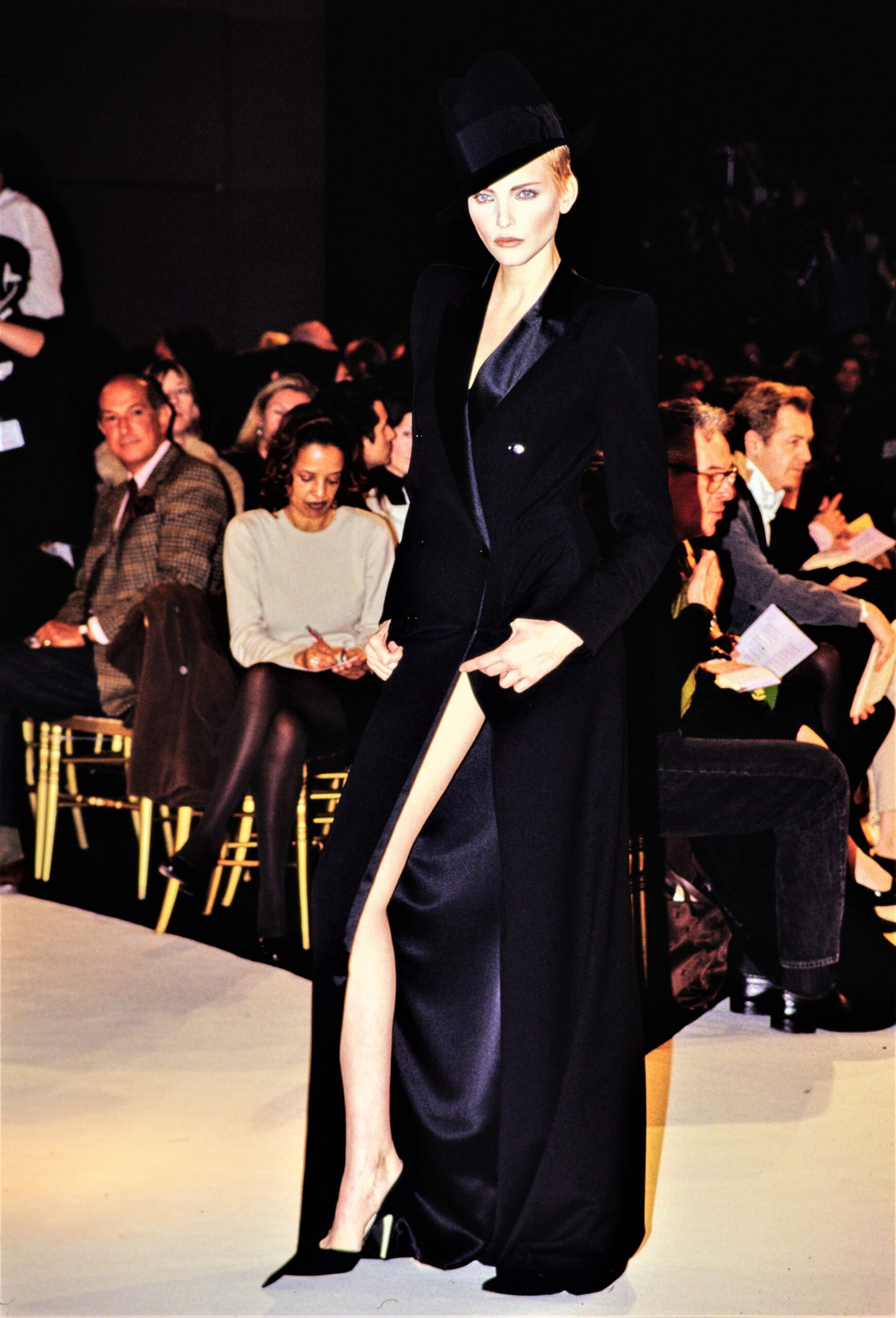 Givenchy S/S 96 Couture Look 11