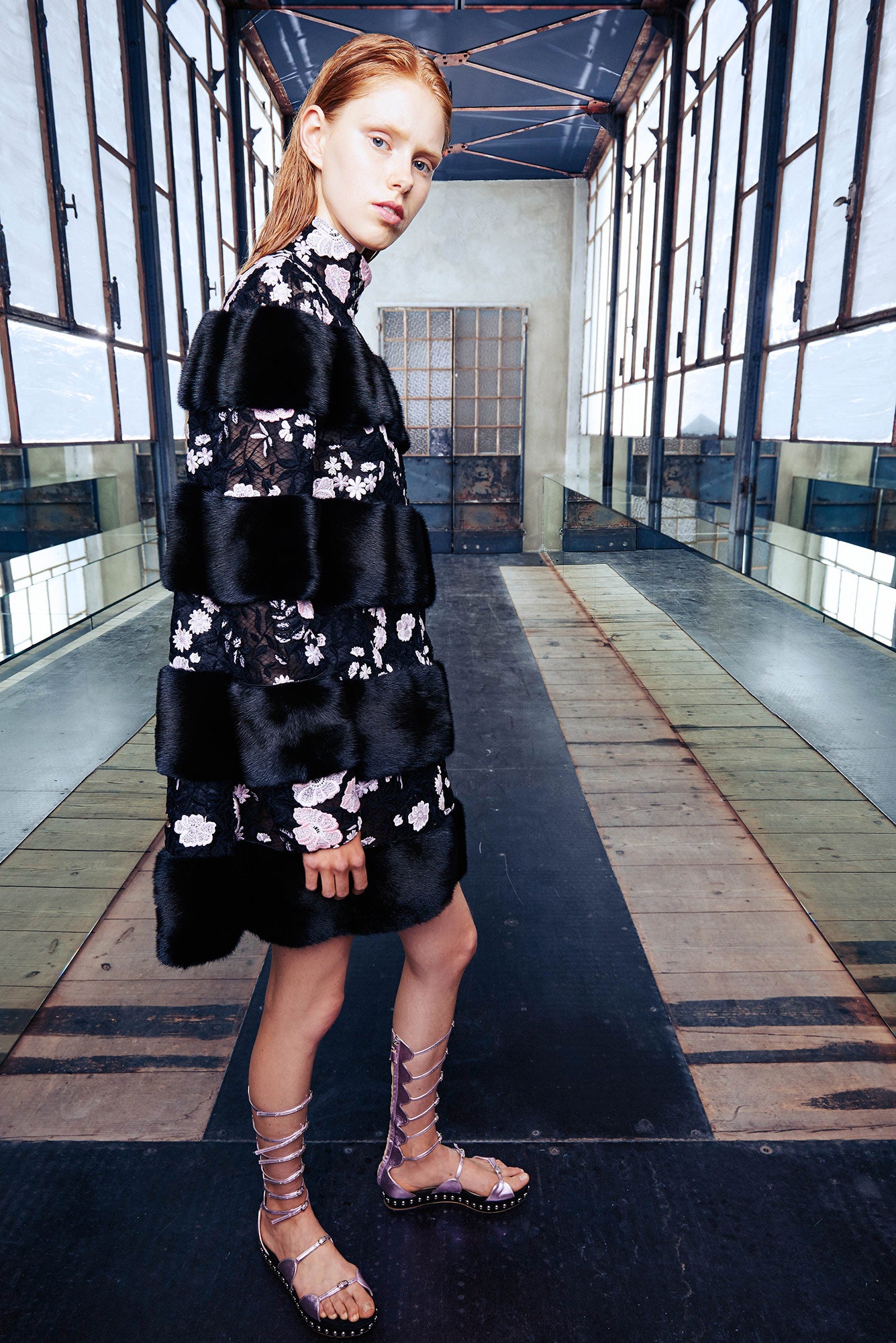 Giambattista Valli Resort 17 Look 2