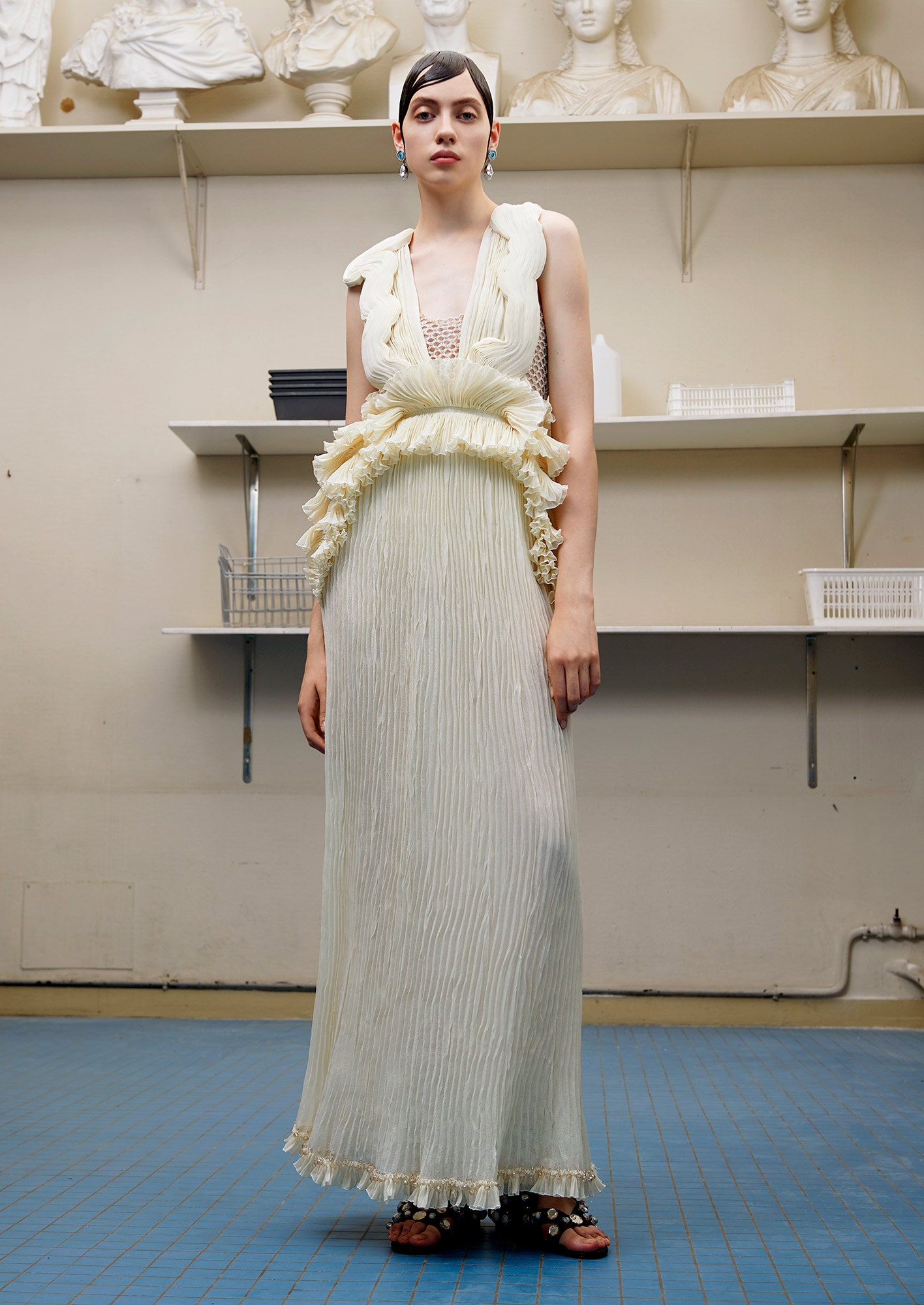 Givenchy F/W 16 Couture Look 3