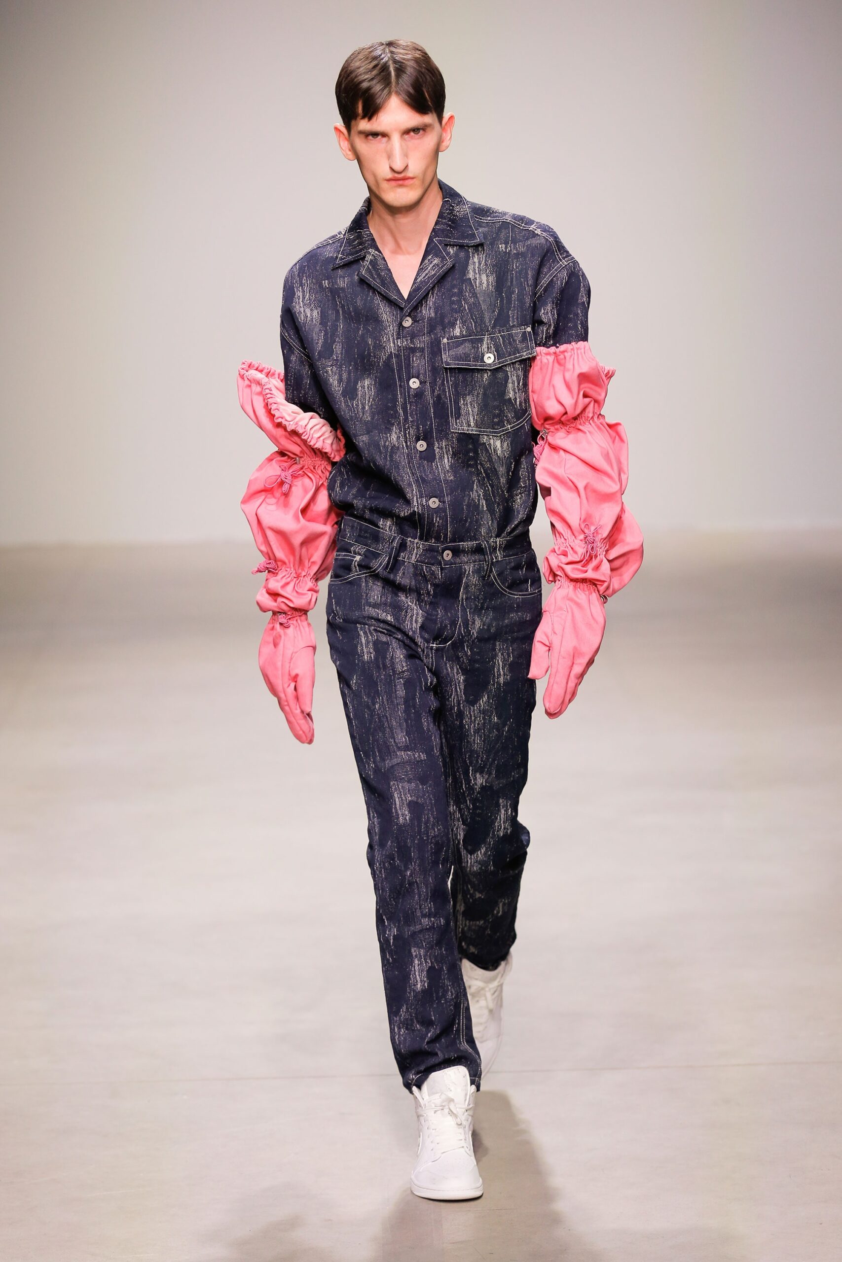 Feng Chen Wang S/S 18 Menswear Look 9