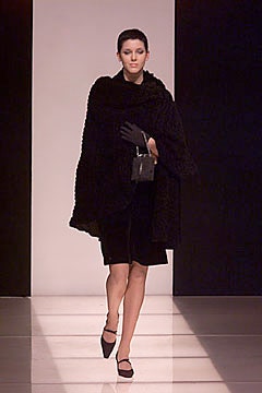 Giorgio Armani F/W 00 Look 1