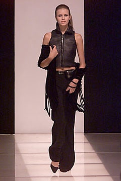 Giorgio Armani F/W 00 Look 4