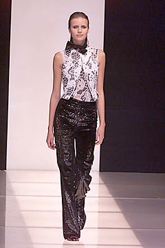 Giorgio Armani F/W 00 Look 79
