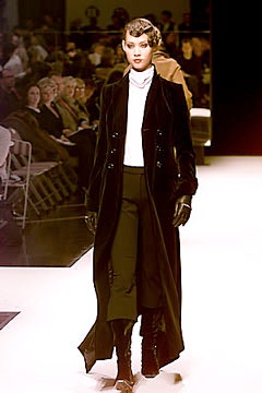 Gianfranco Ferré F/W 00 Look 19