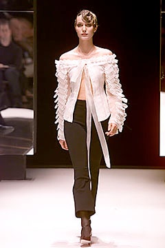 Gianfranco Ferré F/W 00 Look 34