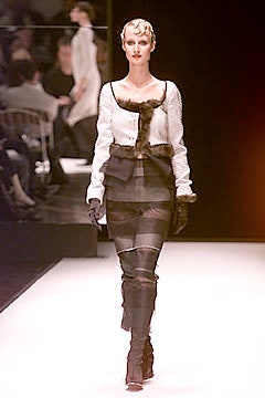 Gianfranco Ferré F/W 00 Look 44