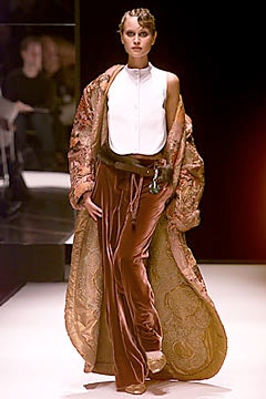 Gianfranco Ferré F/W 00 Look 51