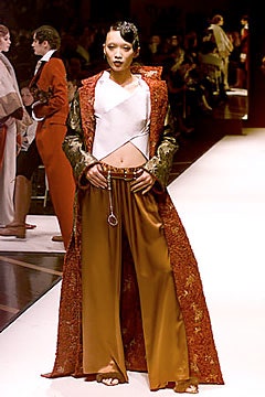 Gianfranco Ferré F/W 00 Look 57