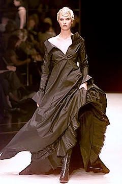 Gianfranco Ferré F/W 00 Look 84