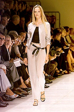 Giorgio Armani S/S 00 Look 1