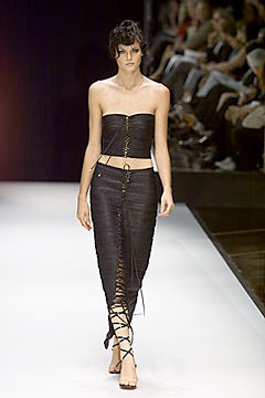 Gianfranco Ferré S/S 00 Look 33