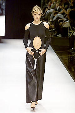 Gianfranco Ferré S/S 00 Look 38