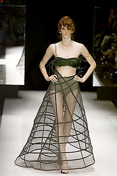 Gianfranco Ferré S/S 00 Look 82
