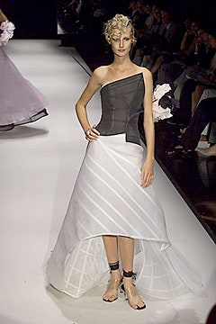 Gianfranco Ferré S/S 00 Look 85
