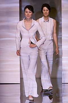 Giorgio Armani S/S 01 Look 13