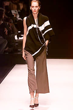 Gianfranco Ferré S/S 01 Look 9