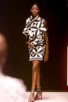 Gianfranco Ferré S/S 01 Look 19