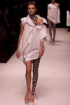 Gianfranco Ferré S/S 01 Look 23