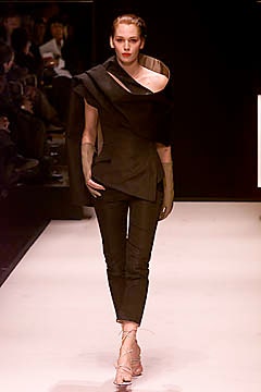 Gianfranco Ferré S/S 01 Look 34