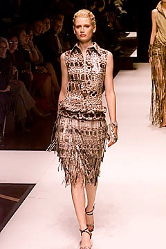 Gianfranco Ferré S/S 01 Look 36