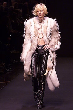 Gianfranco Ferré F/W 01 Look 22