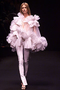 Gianfranco Ferré F/W 01 Look 27